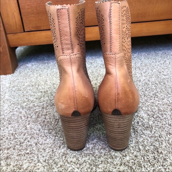 UGG Thames Laser Cut Booties - Picture 2 of 5